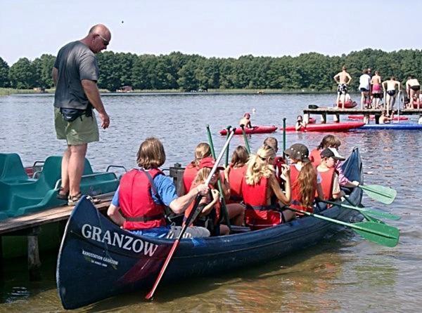 Gruppenbungalow-Waldhaus-Am Ferienpark Mirow Esterno foto